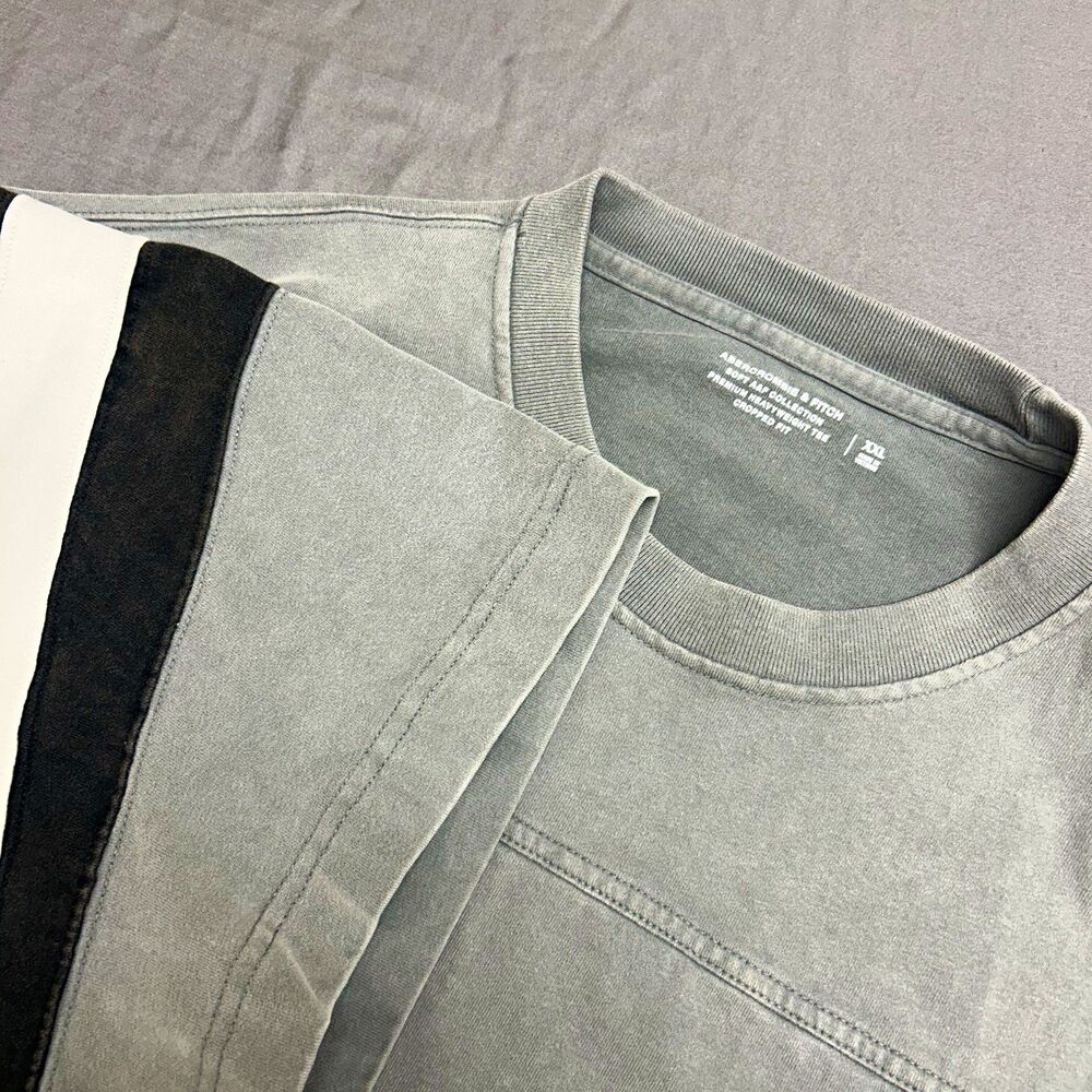 Y2K Abercrombie & Fitch Men’s XXL Gray Crew Neck Tee Striped Sleeves CROPPED Fit